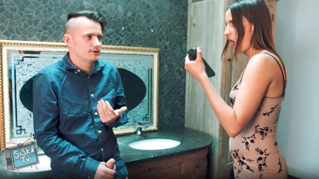 Gigi Max hoort een geil geluidje