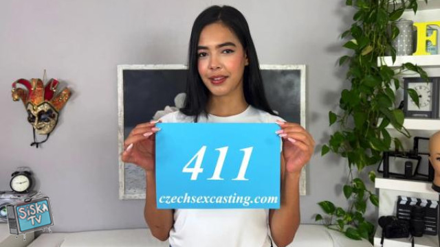 Sexy Latin brunette tries her luck with a horny cameraman E411