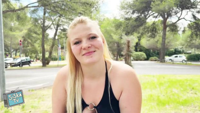 Anissa, 22, fucked by two guys at her request!