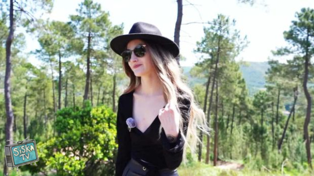 33 years old, saleswoman in Paris!