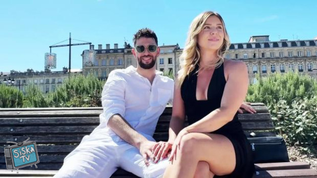 Exhibitionism galore in Bordeaux with Ambre and Cataleya!