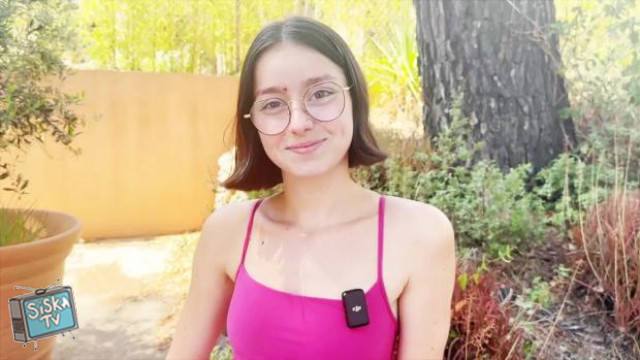 Penelope, 19 years old, cosmetics saleswoman in Paris!