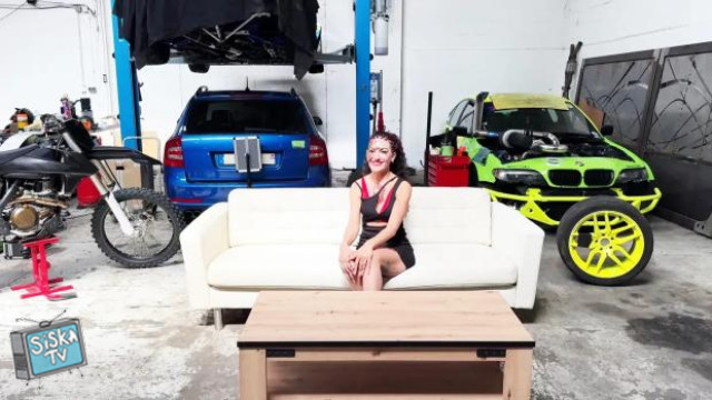 Melissa demands some very hard fucking!