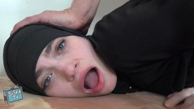 Guy fucks his hijab wife because he is horny