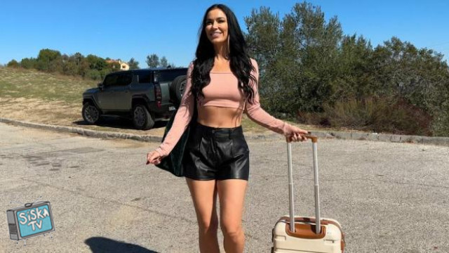 Venus Valencia Meets Her New Roommate, Porn Dude