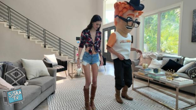 Sophie Tyler Prepares Porn Dude for a Hoedown